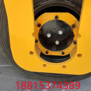 ST3500D前鋼后膠座駕式壓路機 水穩(wěn)層瀝青路面壓實好幫手